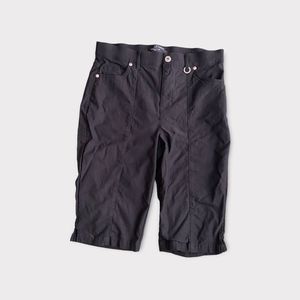 Simon CHANG | Women's Black Knee Length Shorts